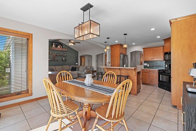 2133 WHEAT WAY, Green Bay, WI 54311