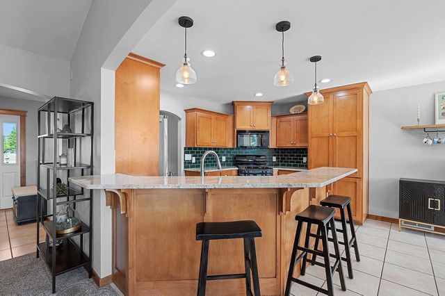 2133 WHEAT WAY, Green Bay, WI 54311