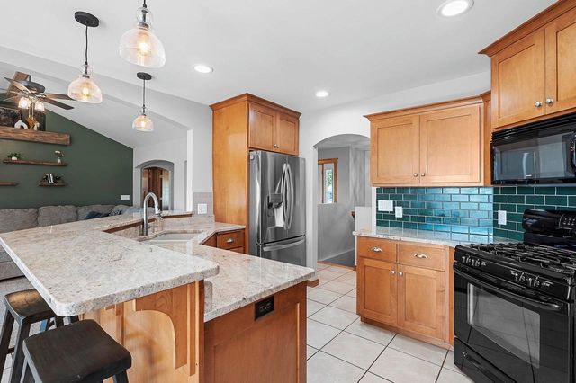 2133 WHEAT WAY, Green Bay, WI 54311