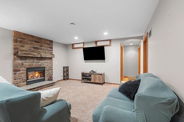2133 WHEAT WAY, Green Bay, WI 54311