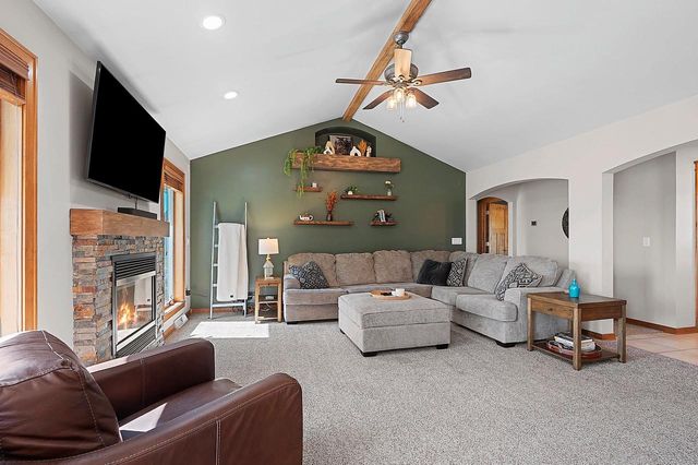 2133 WHEAT WAY, Green Bay, WI 54311