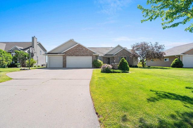 2133 WHEAT WAY, Green Bay, WI 54311