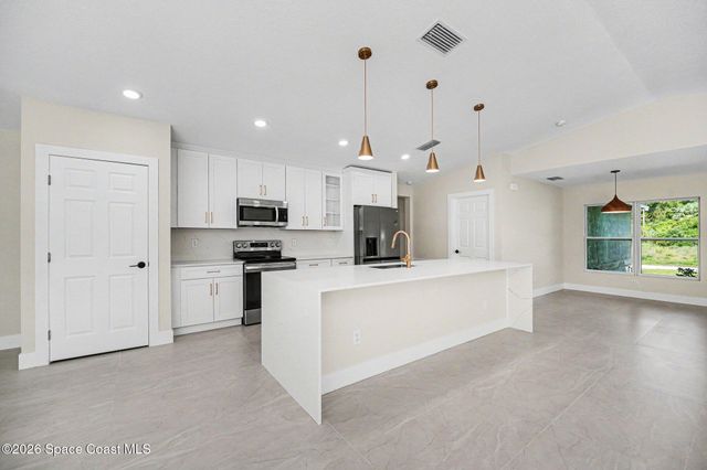 8666 100th Avenue, Vero Beach, FL 32967