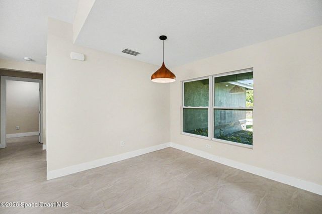 8666 100th Avenue, Vero Beach, FL 32967