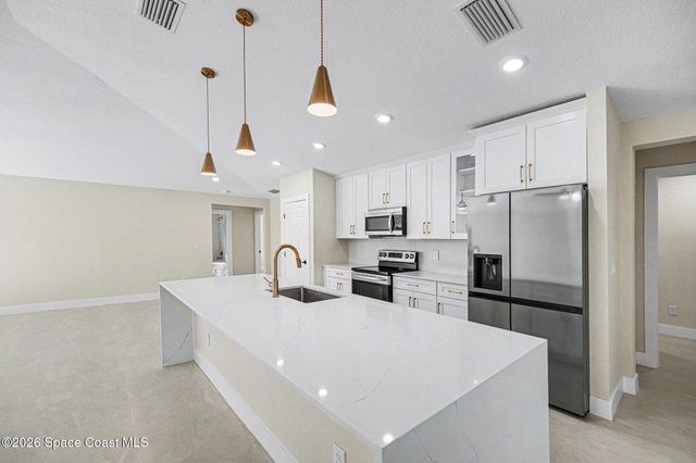 8666 100th Avenue, Vero Beach, FL 32967
