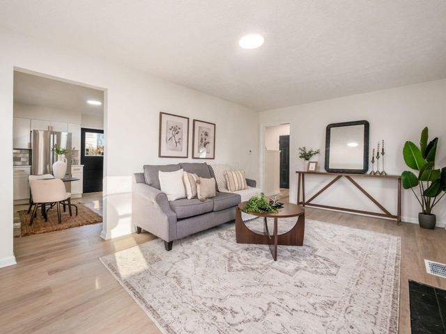 1994 Stratford Way, Columbus, OH 43219