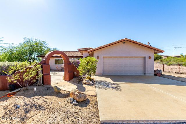 48252 N 23RD Avenue, New River, AZ 85087