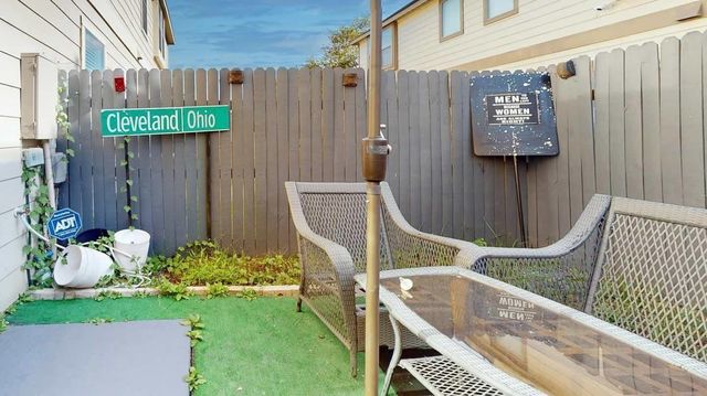 8030 Singing Sonnet Lane, Houston, TX 77072