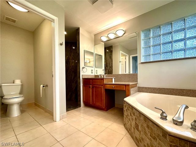 1356 Triandra LN, Naples, FL 34119