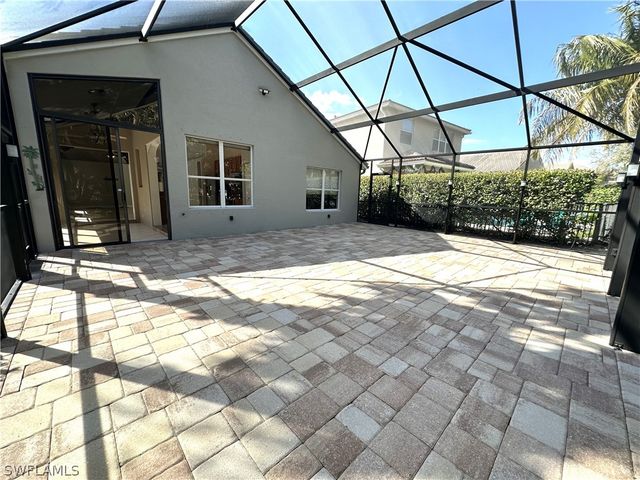 1356 Triandra LN, Naples, FL 34119