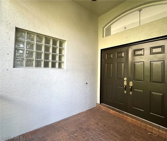 1356 Triandra LN, Naples, FL 34119