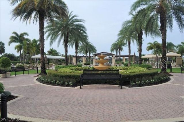 1356 Triandra LN, Naples, FL 34119
