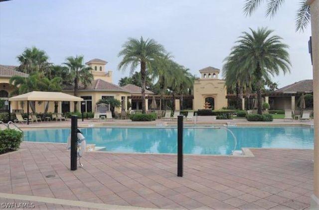 1356 Triandra LN, Naples, FL 34119