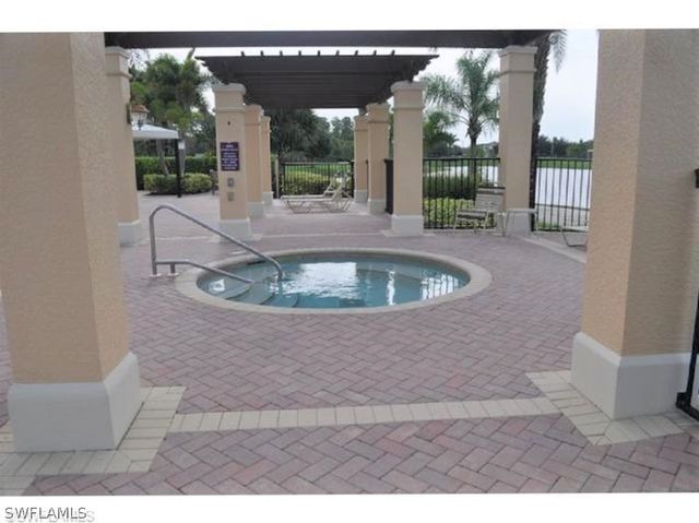 1356 Triandra LN, Naples, FL 34119