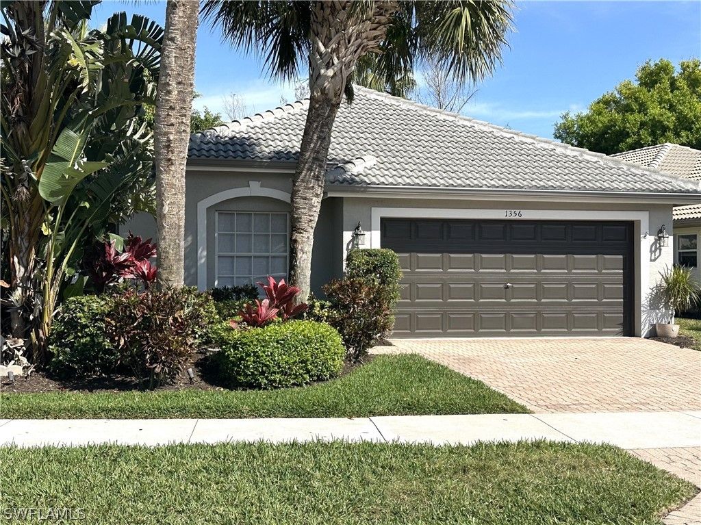 1356 Triandra LN, Naples, FL 34119