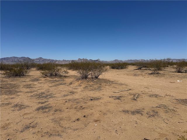 010E Mobile, Golden Valley, AZ 86413