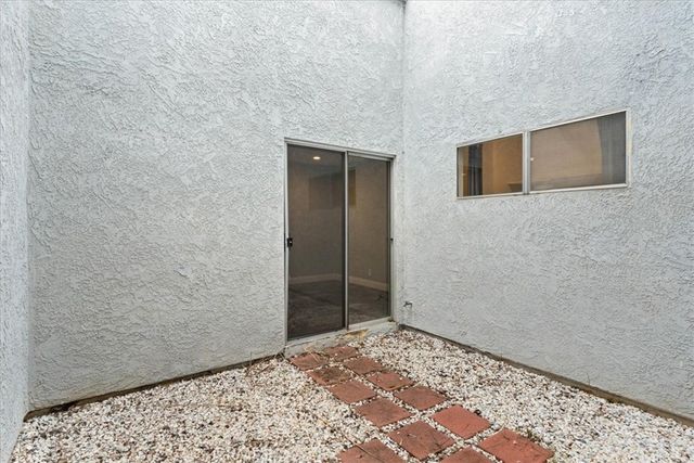 6 Banyan Tree, Irvine, CA 92612