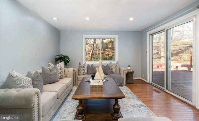 19052 CAPEHART DR, Montgomery Village, MD 20886