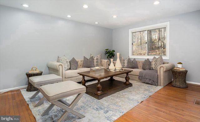19052 CAPEHART DR, Montgomery Village, MD 20886