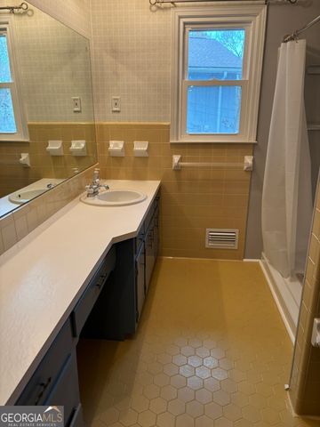 4082 STONEMONT Drive, Lilburn, GA 30047