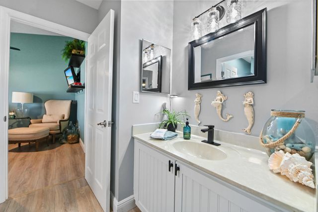 108 EXECUTIVE Circle, Boynton Beach, FL 33436