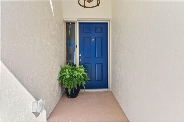 108 EXECUTIVE Circle, Boynton Beach, FL 33436