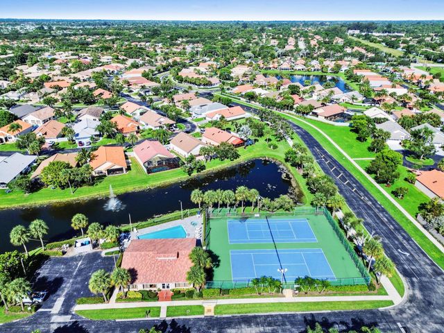 108 EXECUTIVE Circle, Boynton Beach, FL 33436