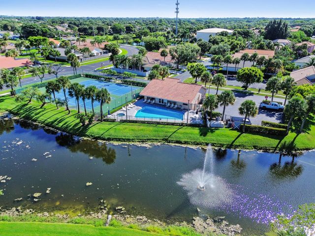 108 EXECUTIVE Circle, Boynton Beach, FL 33436