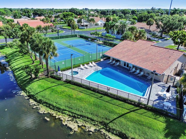 108 EXECUTIVE Circle, Boynton Beach, FL 33436