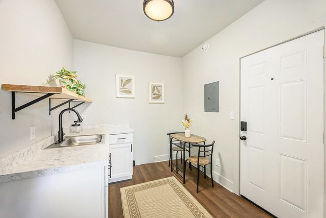 415 W Walnut Street, Kalamazoo City, MI 49007