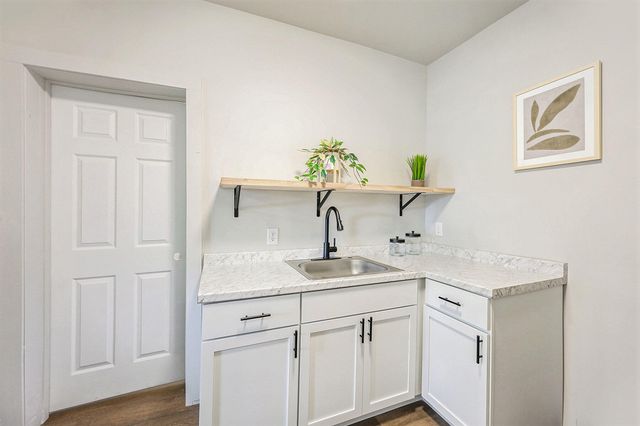 415 W Walnut Street, Kalamazoo City, MI 49007