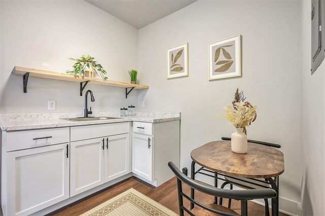 415 W Walnut Street, Kalamazoo City, MI 49007