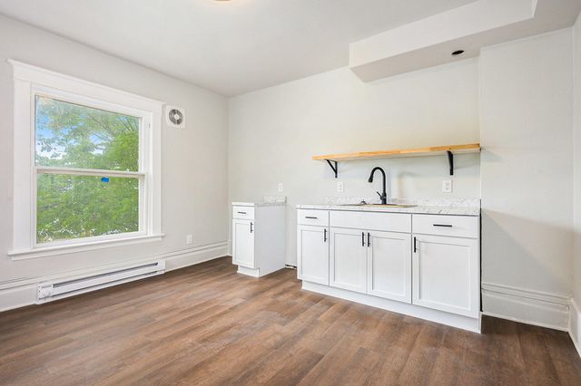 415 W Walnut Street, Kalamazoo City, MI 49007