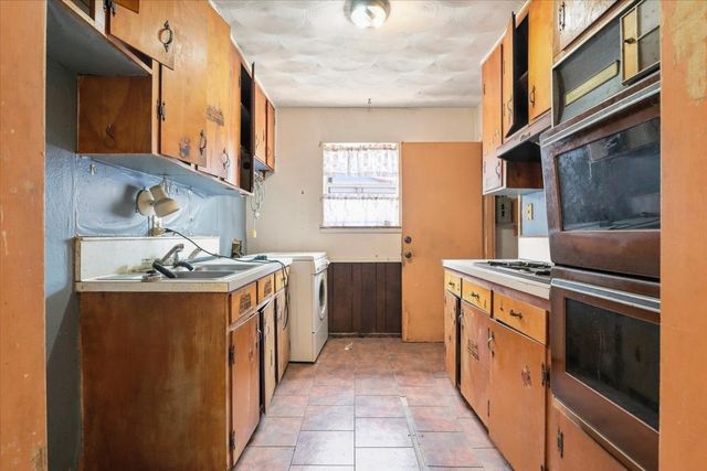 820 Colgate Drive, Lancaster, TX 75134