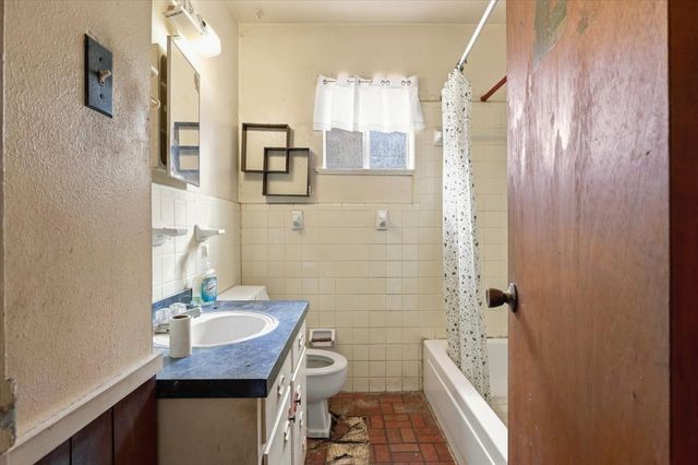 820 Colgate Drive, Lancaster, TX 75134