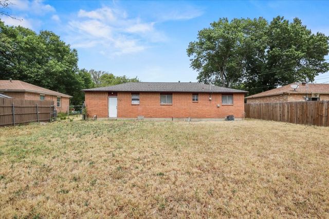 820 Colgate Drive, Lancaster, TX 75134