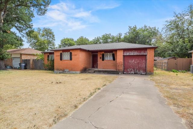 820 Colgate Drive, Lancaster, TX 75134