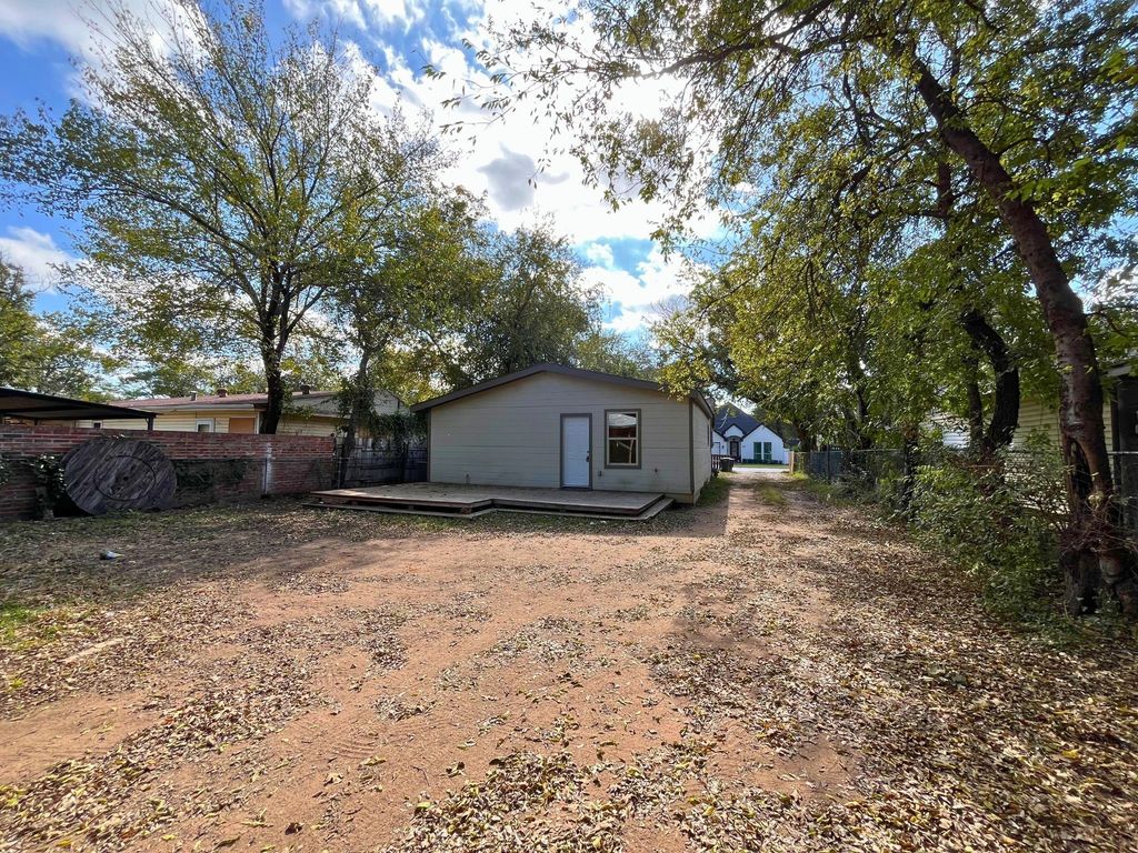 3913 Chenault Street, Fort Worth, TX 76111