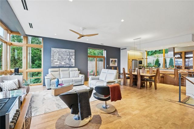 14 WINDOM HILL PLACE, Mt Washington, PA 15203