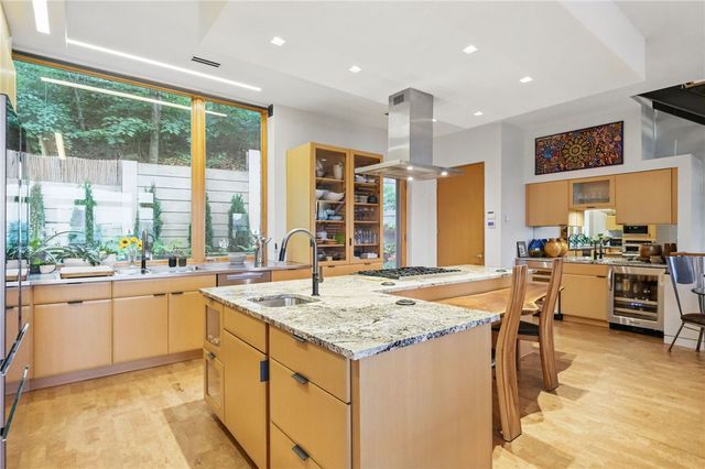 14 WINDOM HILL PLACE, Mt Washington, PA 15203