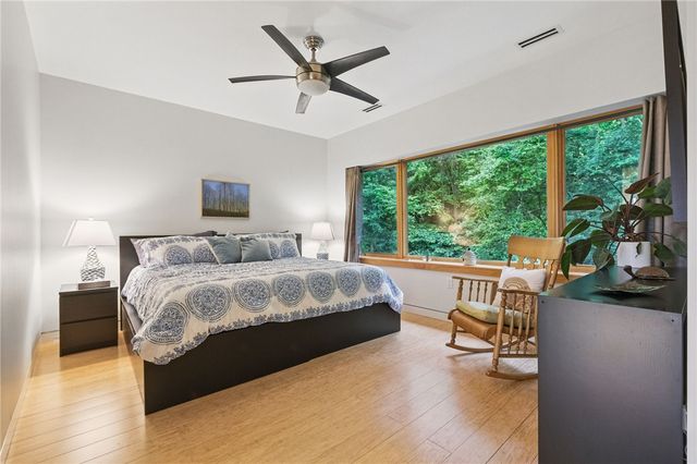 14 WINDOM HILL PLACE, Mt Washington, PA 15203