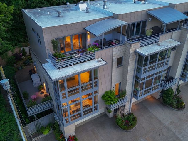 14 WINDOM HILL PLACE, Mt Washington, PA 15203