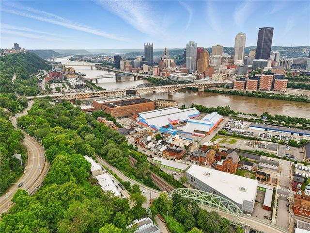 14 WINDOM HILL PLACE, Mt Washington, PA 15203