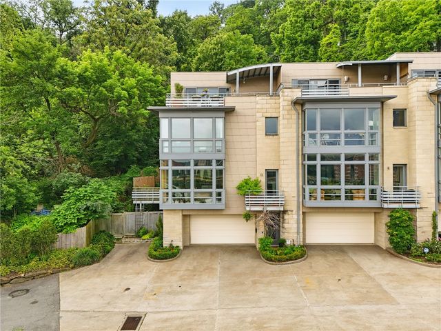 14 WINDOM HILL PLACE, Mt Washington, PA 15203