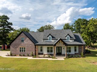 9100 E Broadway Road, Olive Branch, MS 38654