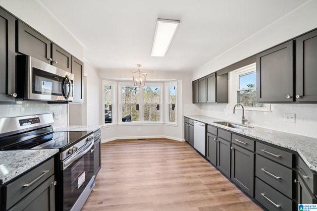 1528 RAINBOW LANE, Warrior, AL 35180