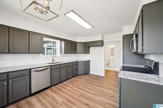 1528 RAINBOW LANE, Warrior, AL 35180