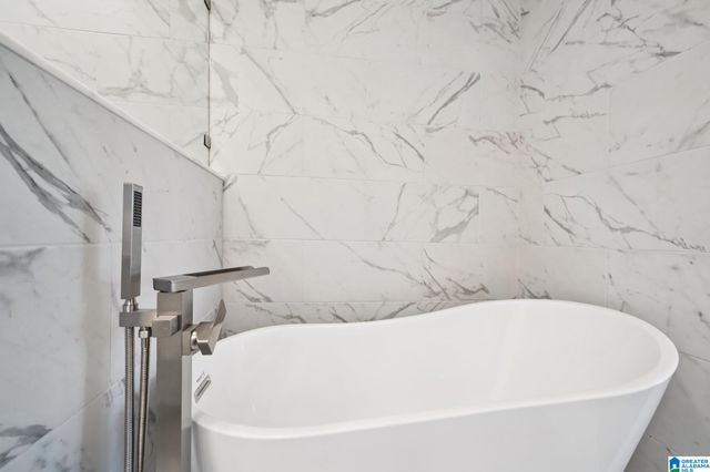 1528 RAINBOW LANE, Warrior, AL 35180