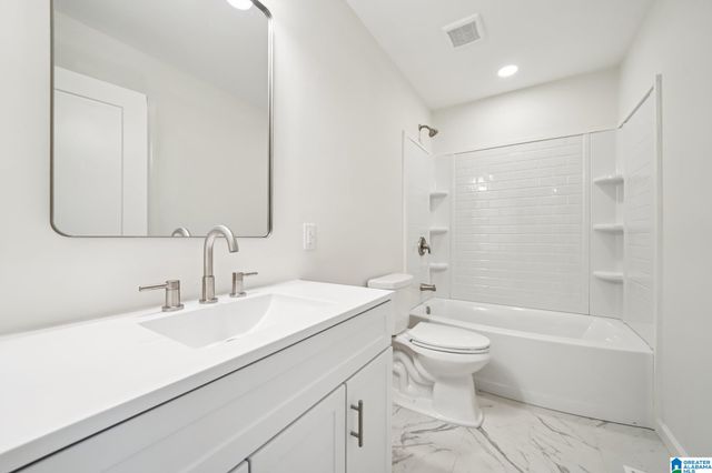 1528 RAINBOW LANE, Warrior, AL 35180