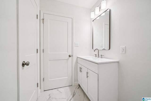 1528 RAINBOW LANE, Warrior, AL 35180